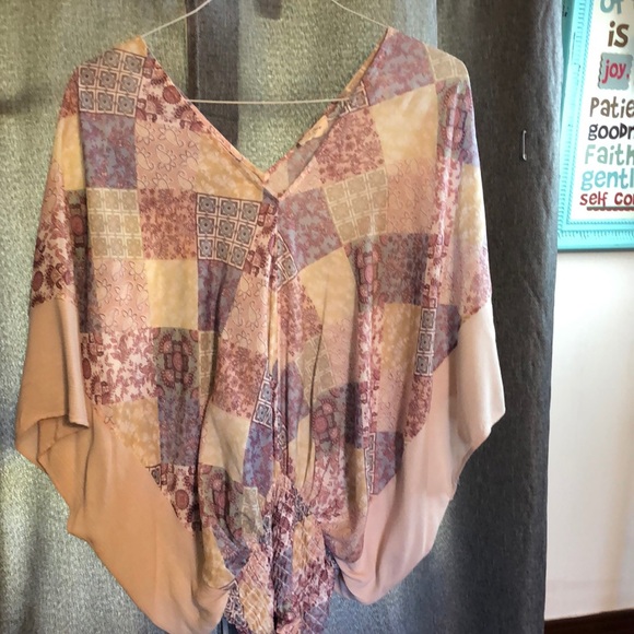 Woman’s spring patchwork blouse - Picture 2 of 5